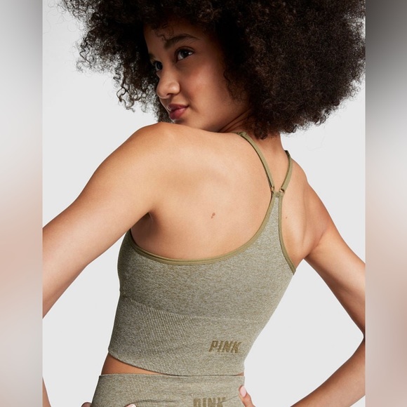 Seamless Sports Bra - Picture 2 of 4